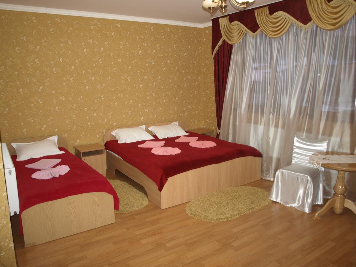 Mini-Hotel "Nord" Чинадійово Екстер'єр фото
